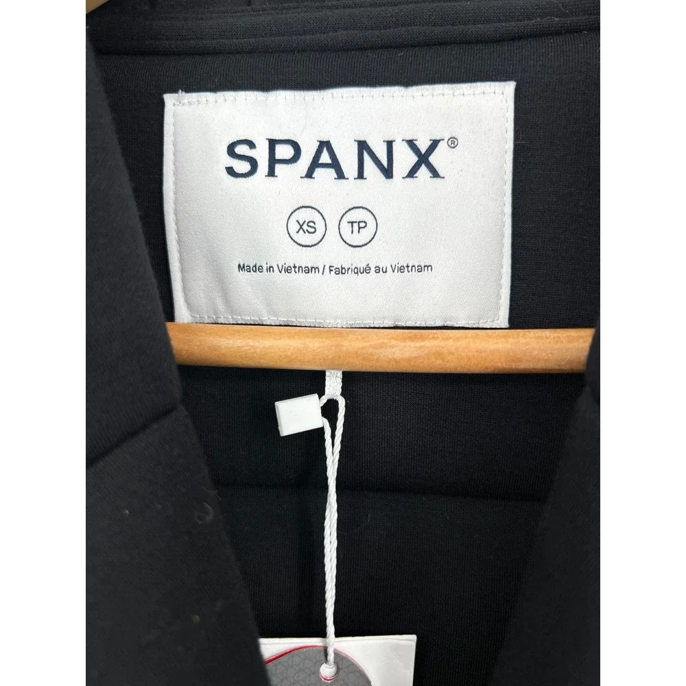 Spanx Puffssentials Puffy Vest Primaloft Quilted Tie Belt Shawl Collar XS NWT‎